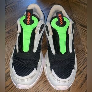 Nike Air Max Bolt GS Boys Size 4